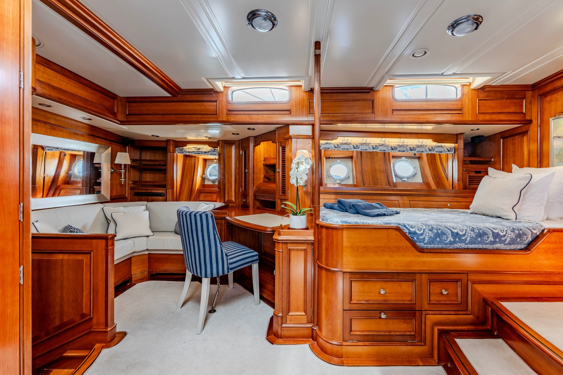 19-Royal Huisman FOFTEIN